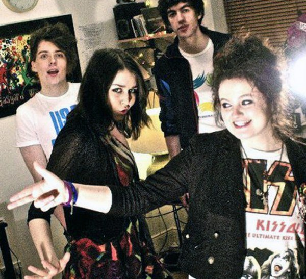Songs To Learn And Sing – Wonder Villains, Montage Populaire, Those Darlins, Ajimal And Jethro Fox.