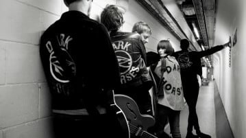 Songs to Learn and Sing/ Friday Freebies – Dark Horses, September Girls, Dead Can Dance, Savoir Adore, Christa Vi Dark Horses - Free Download - The Von Pip Musical Express - The VPME.COM