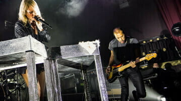 IN PICTURES : METRIC – LIVE – MANCHESTER RITZ – 09.10.2015