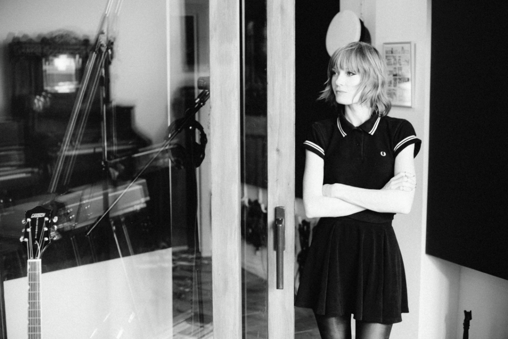 Track Of The Day - Dark Horses - 'Jul Song' 10 The VPME | Track Of The Day - Dark Horses - 'Jul Song'