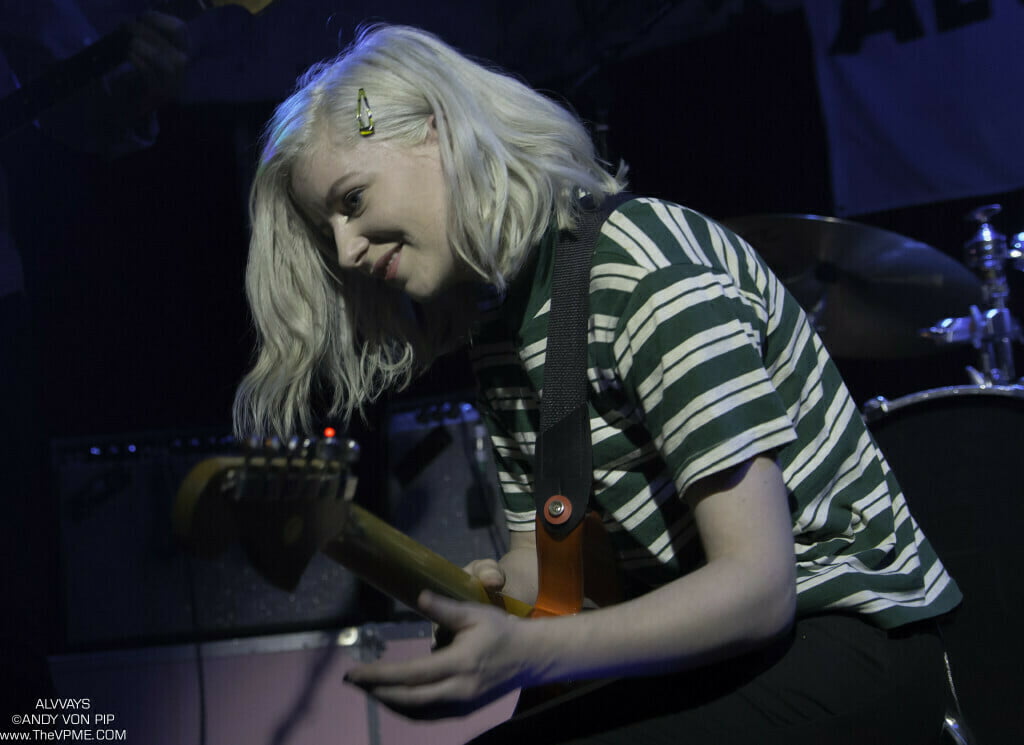 ALVVAYS Live - Deaf Institute Manchester 21 Jan 2014