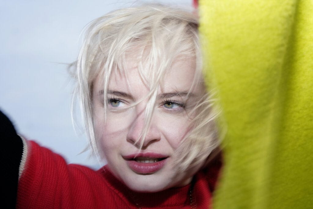 Låpsley - "32 Floors" 7 Lapsley credit Guy Bolingaro 1 Low Res